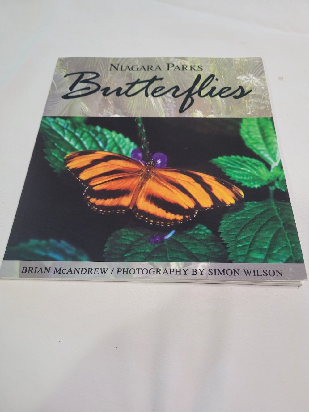Niagara Parks Butterflies by Brian McAndrew & Simon Wilson Softcover Book
